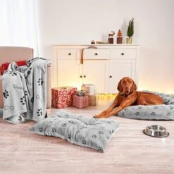 ZooRoyal Kuschelbett Rund Für Haustiere 95 Cm 16 ZooRoyal Kuschelbett Rund Für Haustiere 95 Cm -Heimtierbedarf Geschäft zooroyal kuschelbett pfoten grau 4